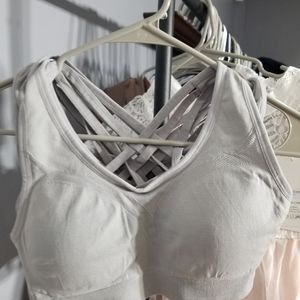 Women's Cross Back Sports Bra Padded Strappy Medium Support Yoga Bra for Workout